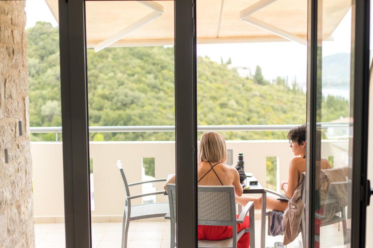 Thealos Village Aparthotel Lefkada Лигия Екстериор снимка